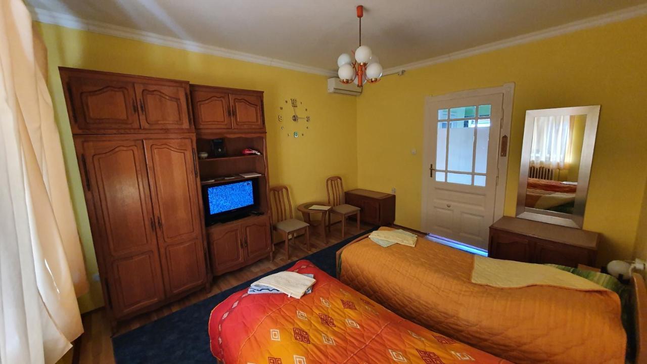 Apartment Roxana Novi Sad Buitenkant foto